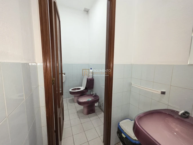 Armazém para Venda em Castêlo da Maia Foto 6