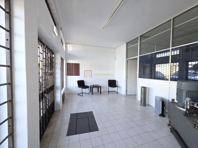 Armazém para Venda em Castêlo da Maia Foto 2
