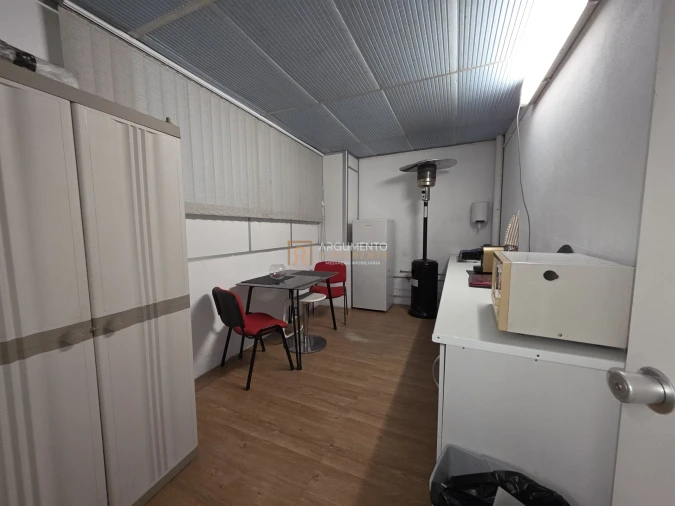 Armazém para Venda em Castêlo da Maia Foto 16