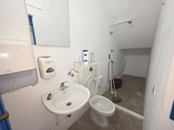 Armazém para Venda em Castêlo da Maia Foto 9