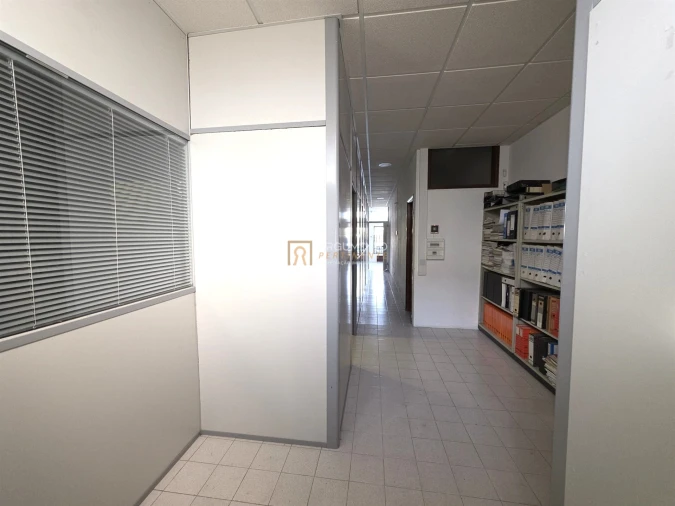 Armazém para Venda em Castêlo da Maia Foto 7