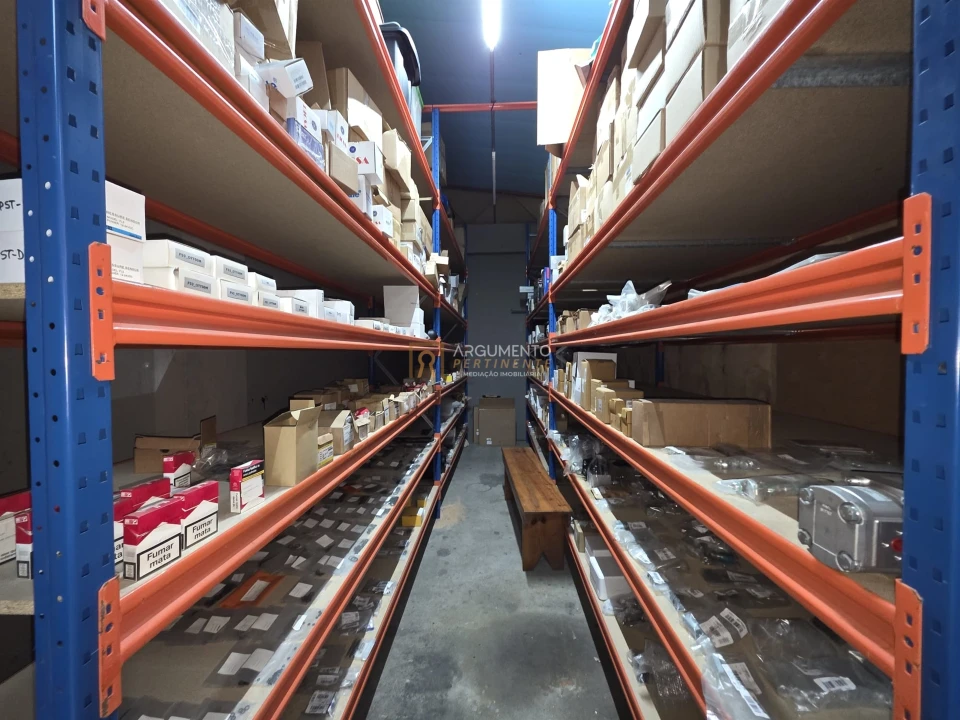 Armazém para Venda em Castêlo da Maia Foto 14