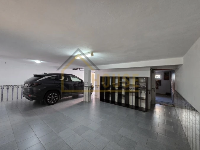 Moradia T3 para Venda em Miragaia e Marteleira Foto 24