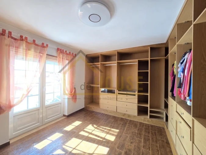 Moradia T3 para Venda em Miragaia e Marteleira Foto 22