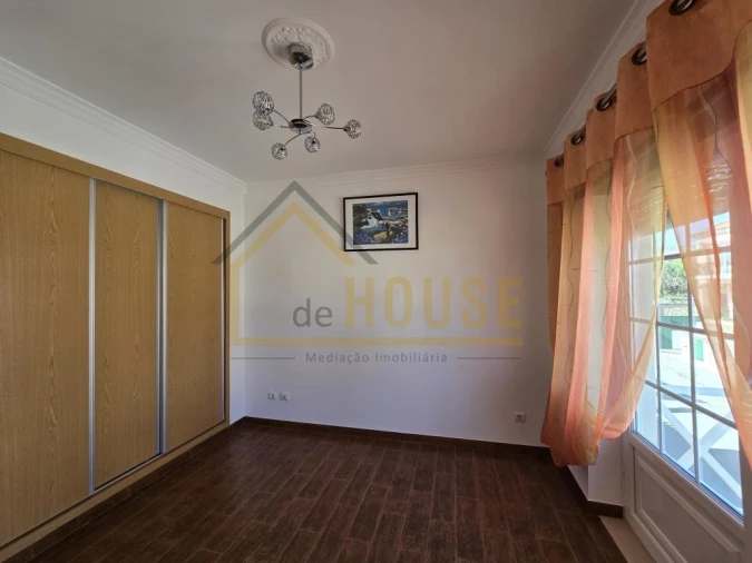 Moradia T3 para Venda em Miragaia e Marteleira Foto 21