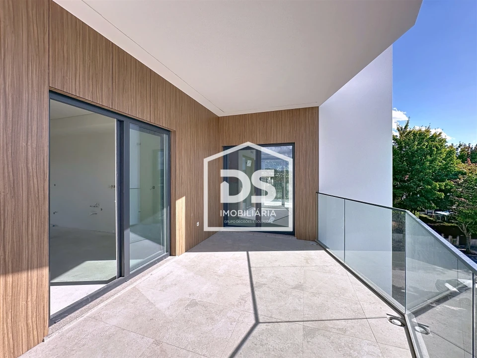 Apartamento T5 para Venda em Viseu Foto 6