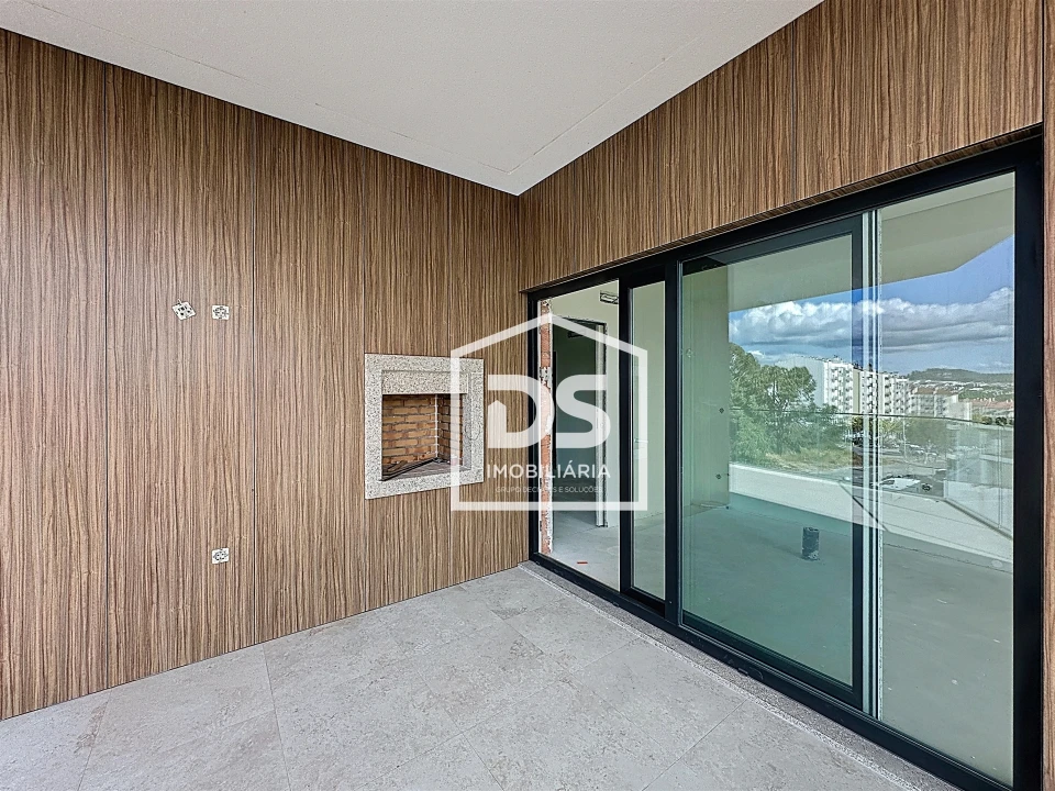 Apartamento T5 para Venda em Viseu Foto 8