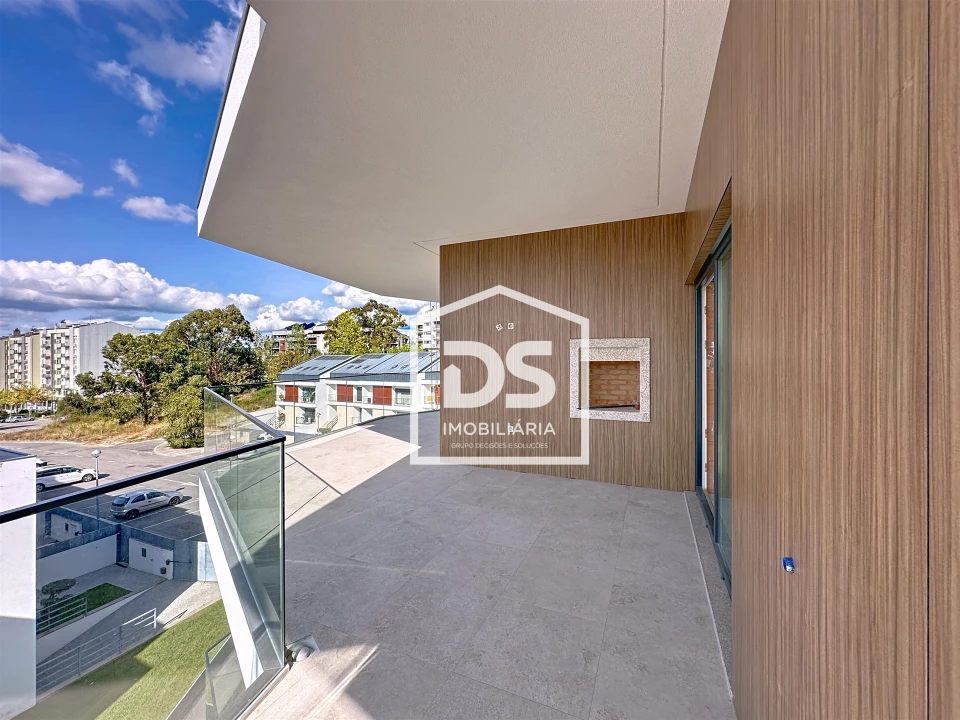 Apartamento T5 para Venda em Viseu Foto 7