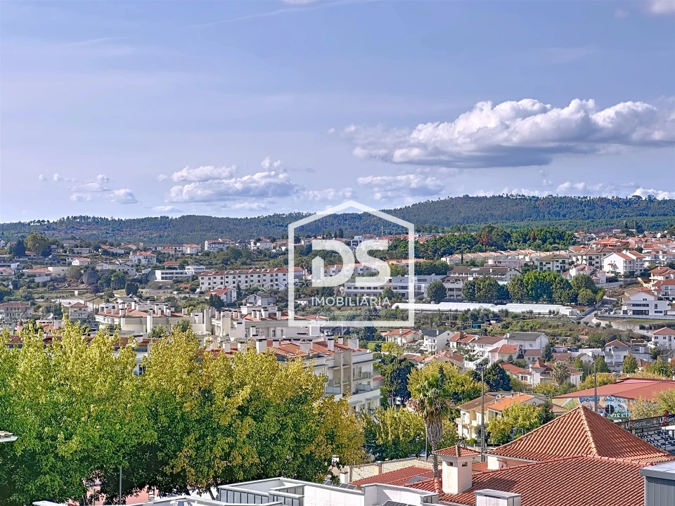 Apartamento T5 para Venda em Viseu Foto 3