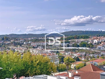 Apartamento T5 para Venda em Viseu