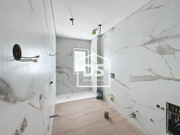 Apartamento T5 para Venda em Viseu