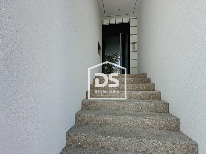 Apartamento T5 para Venda em Viseu Foto 28