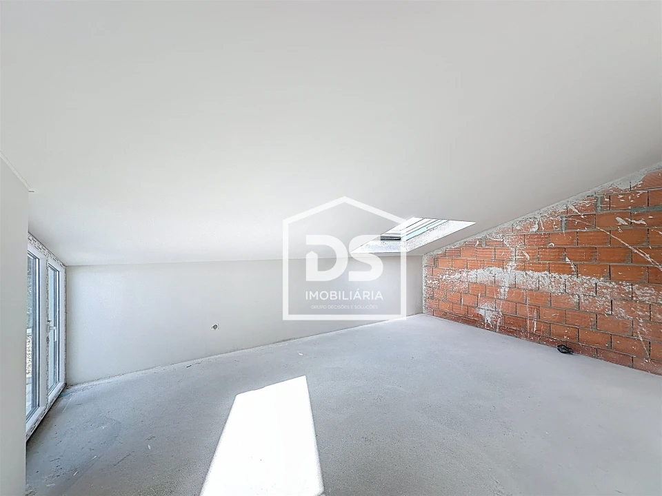 Apartamento T5 para Venda em Viseu Foto 19