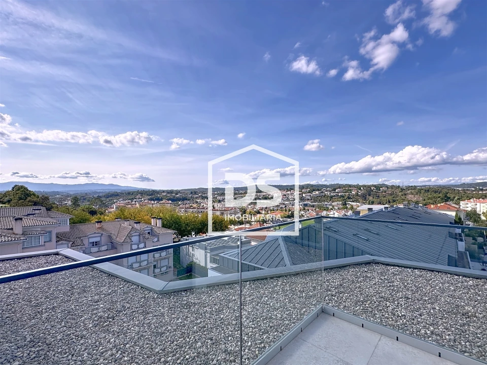 Apartamento T5 para Venda em Viseu Foto 23