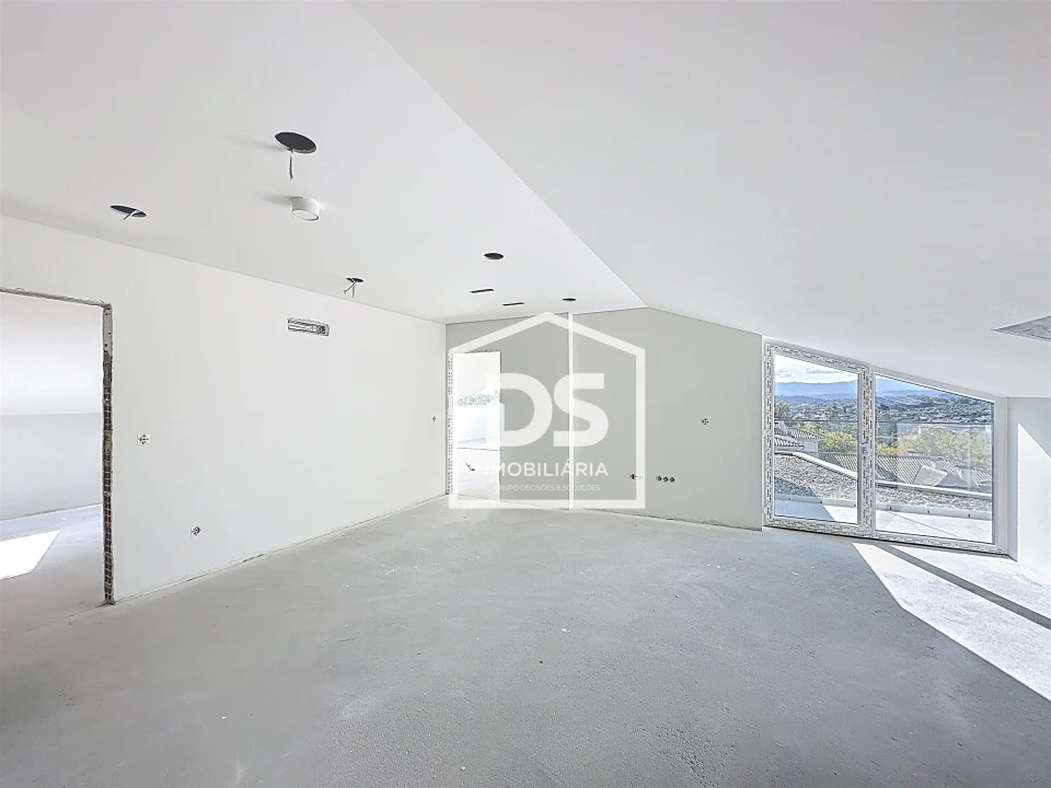 Apartamento T5 para Venda em Viseu Foto 17