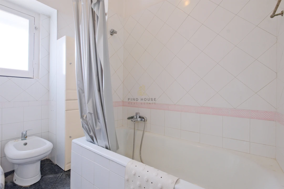 Apartamento T2 para Venda em Oeiras e São Julião da Barra, Paço de Arcos e Caxias Foto 12