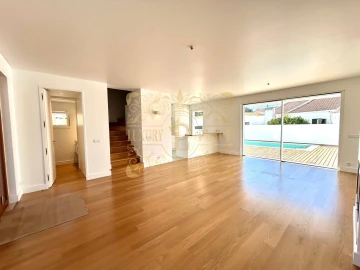 Moradia T3 para Venda em Sesimbra (Castelo)
