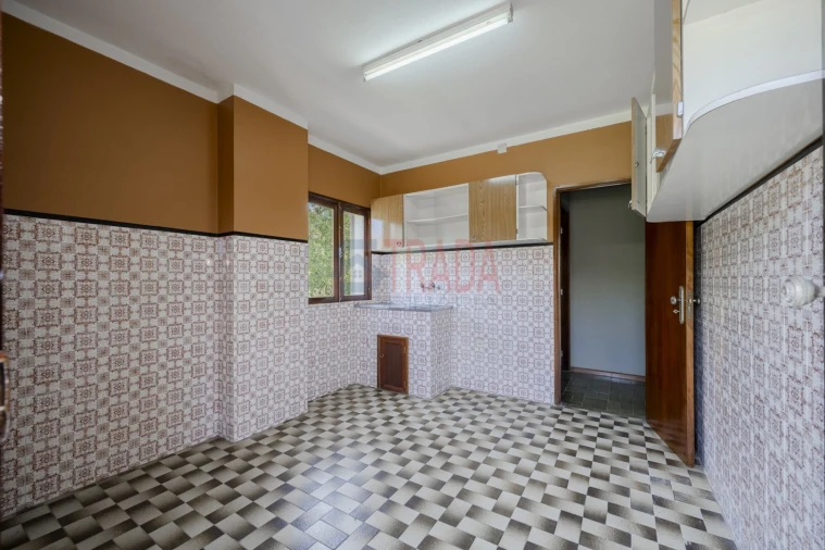 Moradia T4 para Venda em Freiriz Foto 6