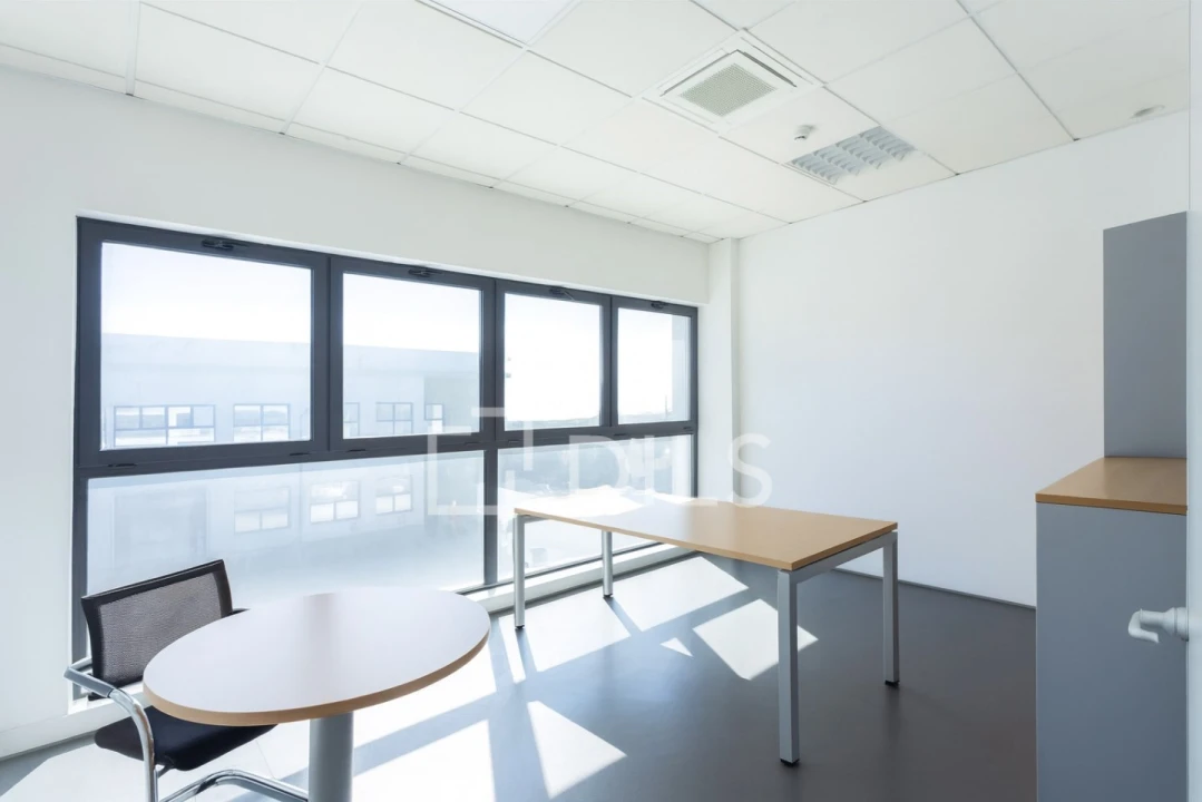 Armazém para Arrendamento em Póvoa de Santa Iria e Forte da Casa Foto 15