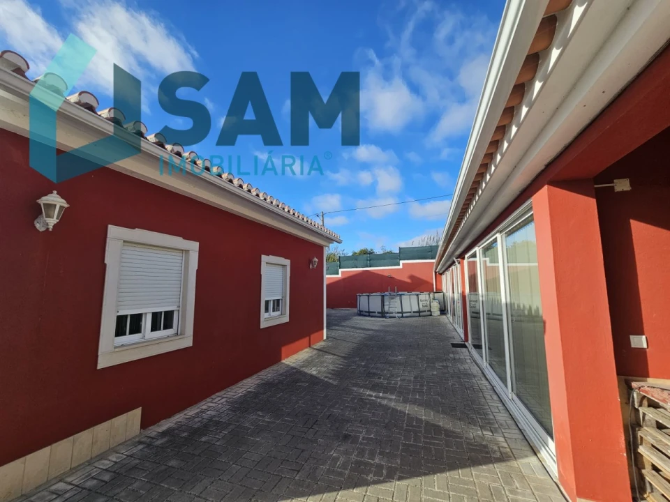 Moradia T4 para Venda em Santa Maria, São Pedro e Matacães Foto 25