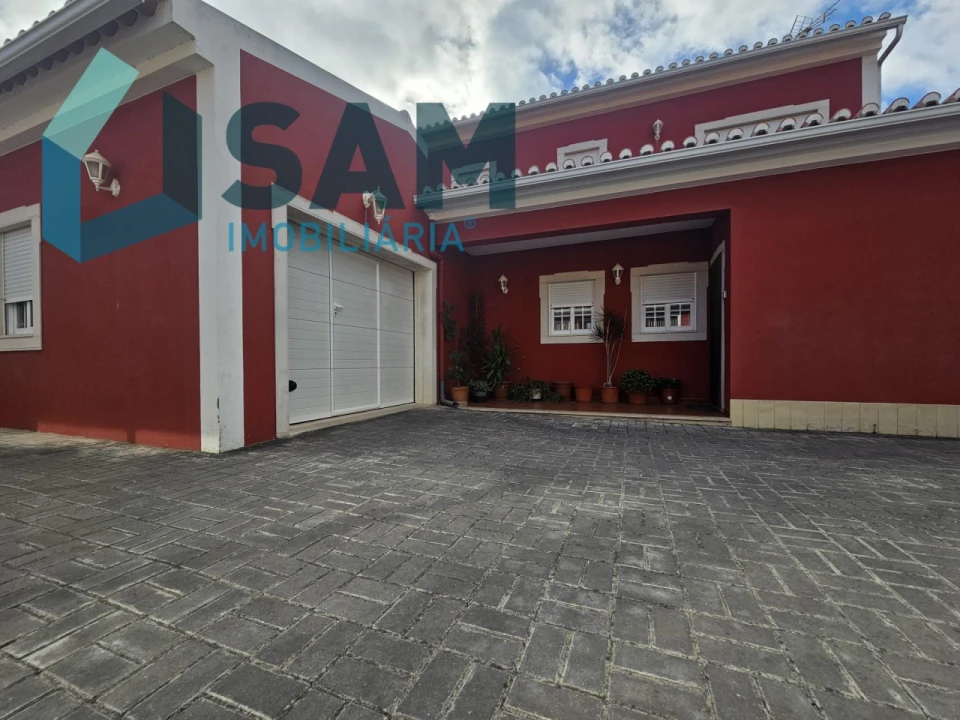 Moradia T4 para Venda em Santa Maria, São Pedro e Matacães Foto 24