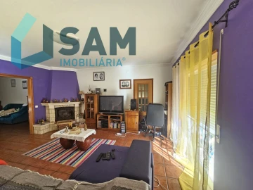 Moradia T4 para Venda em Santa Maria, São Pedro e Matacães