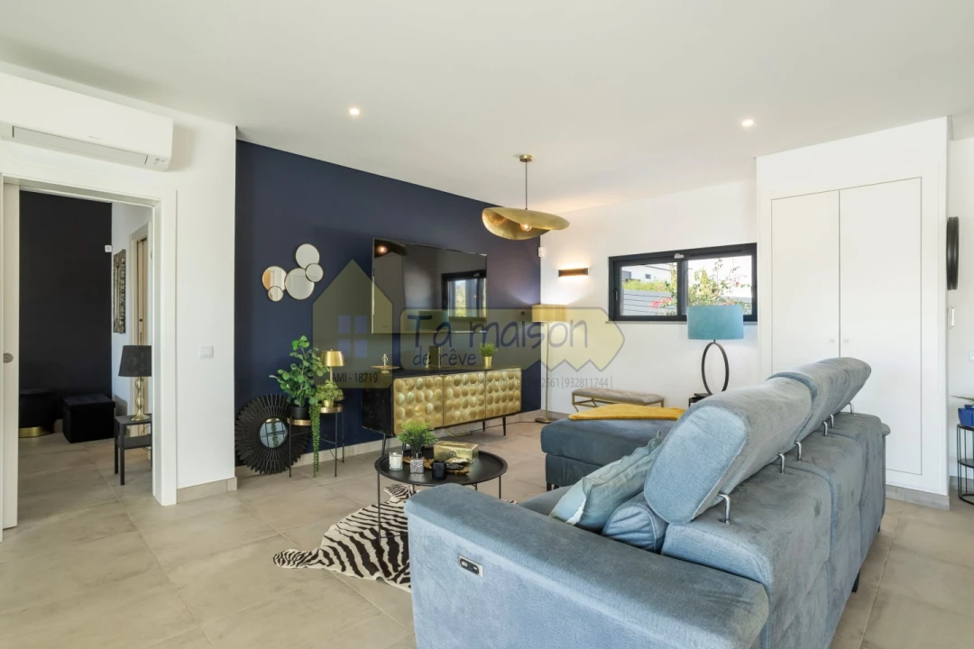 Moradia T3 para Venda em Quelfes Foto 8