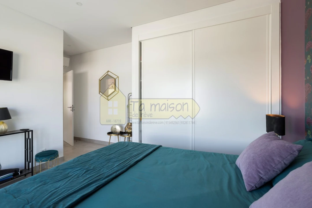 Moradia T3 para Venda em Quelfes Foto 15