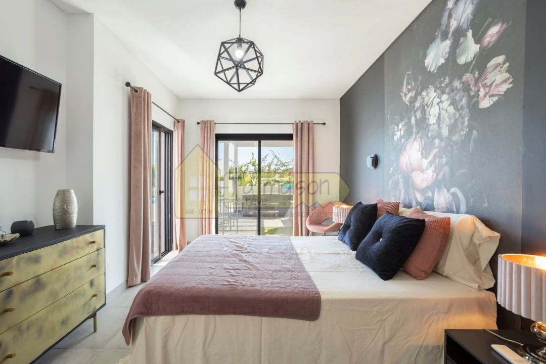 Moradia T3 para Venda em Quelfes Foto 20