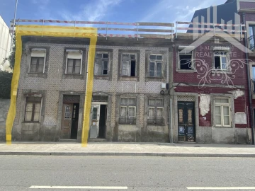 Moradia T3 para Venda em Cedofeita, Santo Ildefonso, Sé, Miragaia, São Nicolau e Vitória