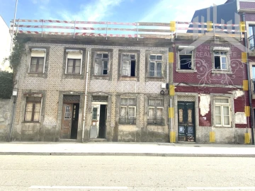 Moradia T3 para Venda em Cedofeita, Santo Ildefonso, Sé, Miragaia, São Nicolau e Vitória