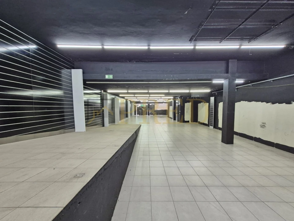 Loja para Arrendamento em Mafamude e Vilar do Paraíso Foto 7