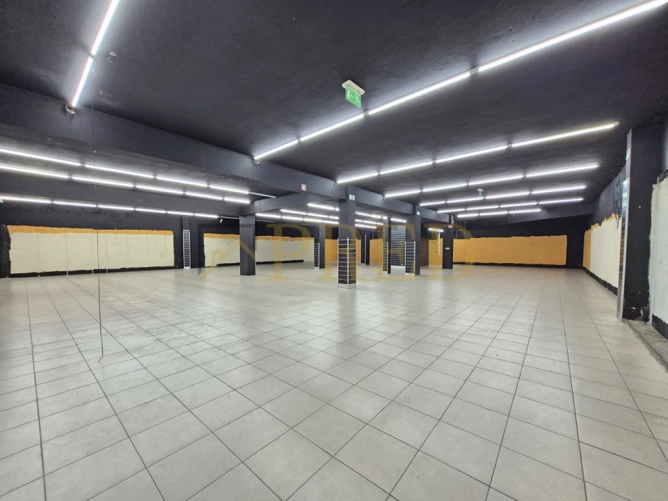 Loja para Arrendamento em Mafamude e Vilar do Paraíso Foto 9