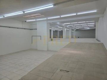 Loja para Arrendamento em Mafamude e Vilar do Paraíso