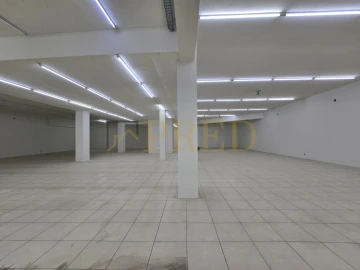 Loja para Arrendamento em Mafamude e Vilar do Paraíso