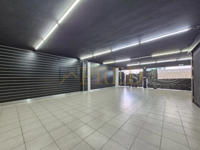 Loja para Arrendamento em Mafamude e Vilar do Paraíso Foto 3