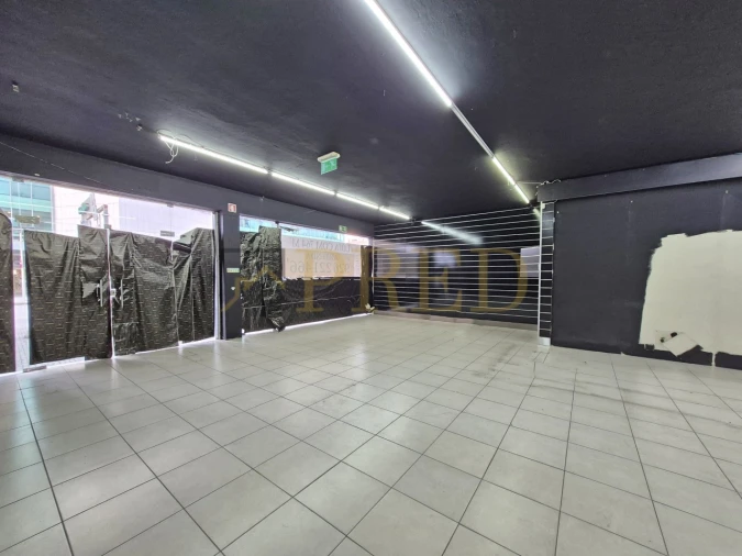 Loja para Arrendamento em Mafamude e Vilar do Paraíso Foto 4