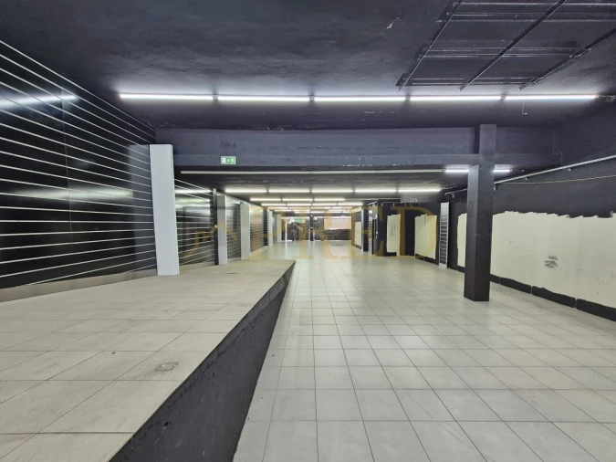 Loja para Arrendamento em Mafamude e Vilar do Paraíso Foto 7