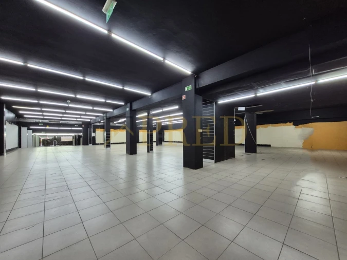 Loja para Arrendamento em Mafamude e Vilar do Paraíso Foto 8