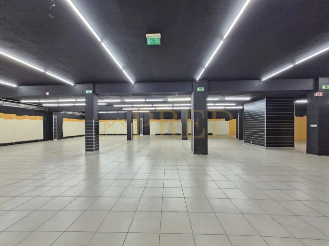 Loja para Arrendamento em Mafamude e Vilar do Paraíso Foto 10