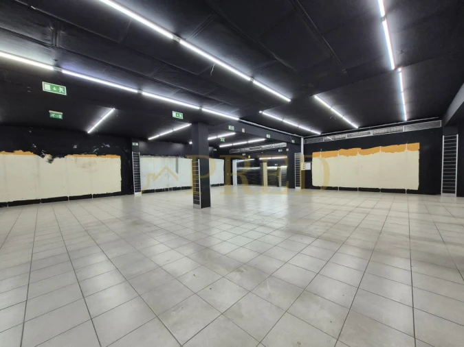 Loja para Arrendamento em Mafamude e Vilar do Paraíso Foto 12