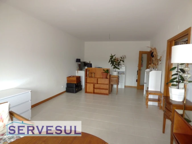 Apartamento T1 para Venda em Silves Foto 4