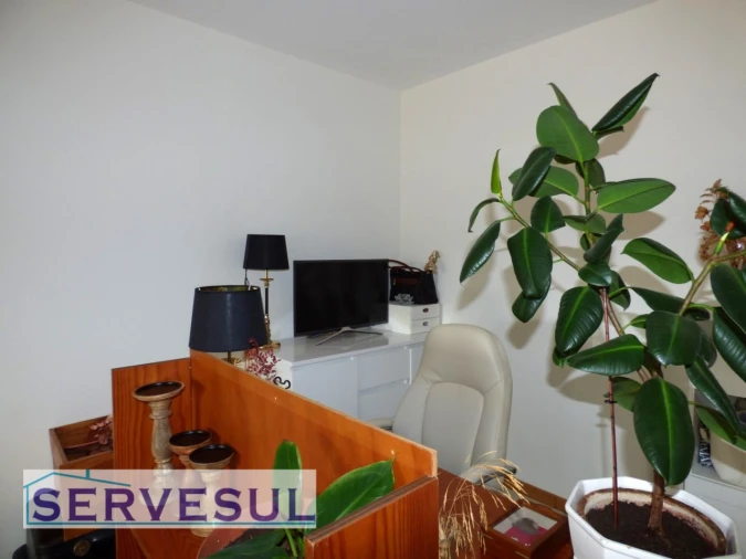 Apartamento T1 para Venda em Silves Foto 7