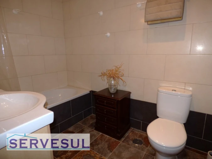 Apartamento T1 para Venda em Silves Foto 13