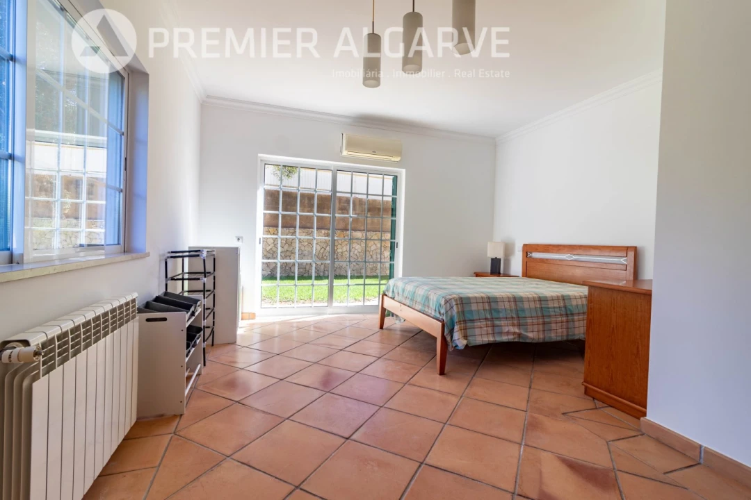 Moradia T4 para Venda em Boliqueime Foto 21