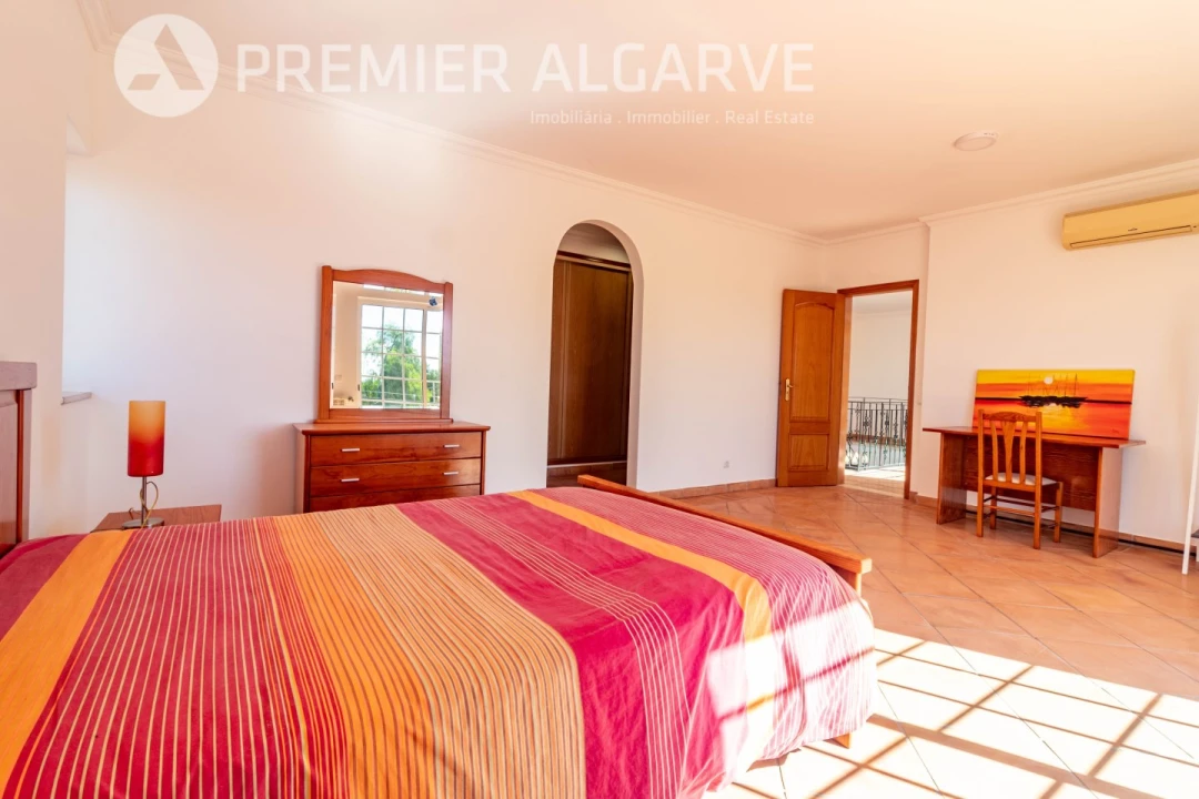 Moradia T4 para Venda em Boliqueime Foto 24