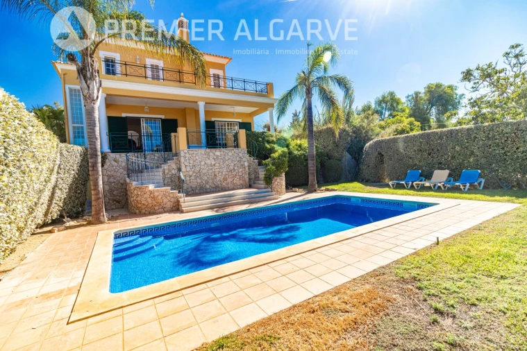 Moradia T4 para Venda em Boliqueime Foto 3