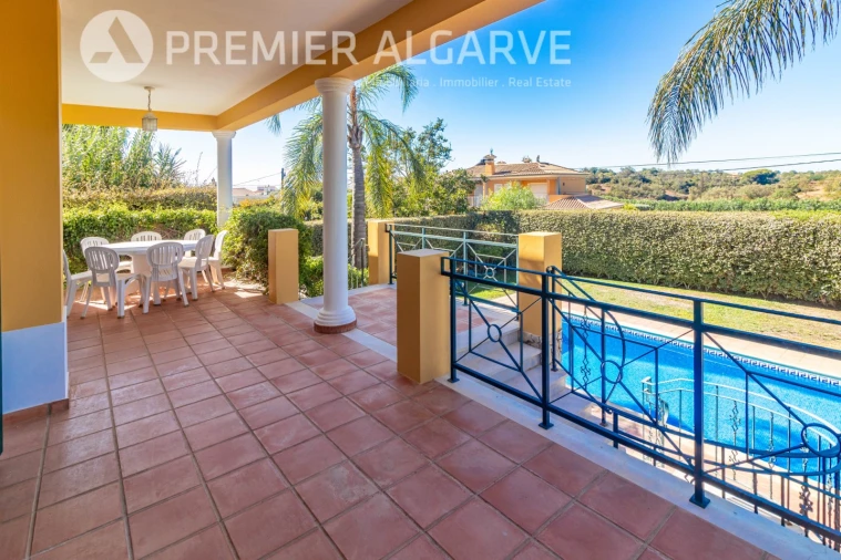 Moradia T4 para Venda em Boliqueime Foto 6