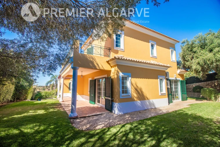 Moradia T4 para Venda em Boliqueime Foto 7