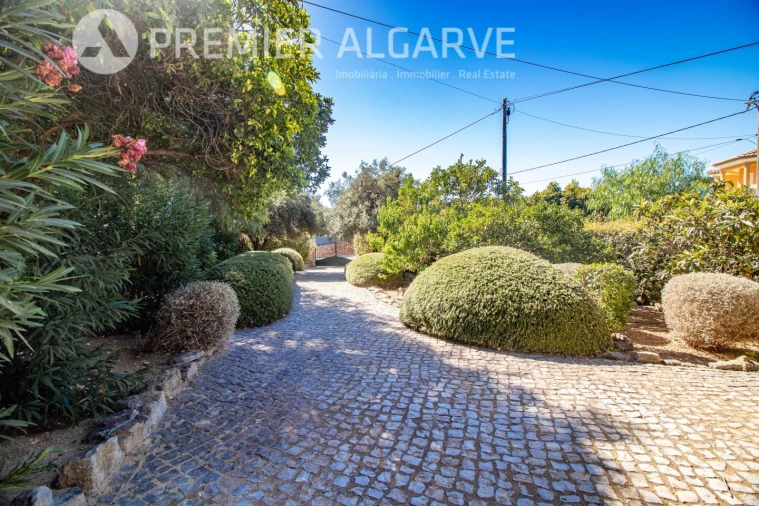 Moradia T4 para Venda em Boliqueime Foto 9